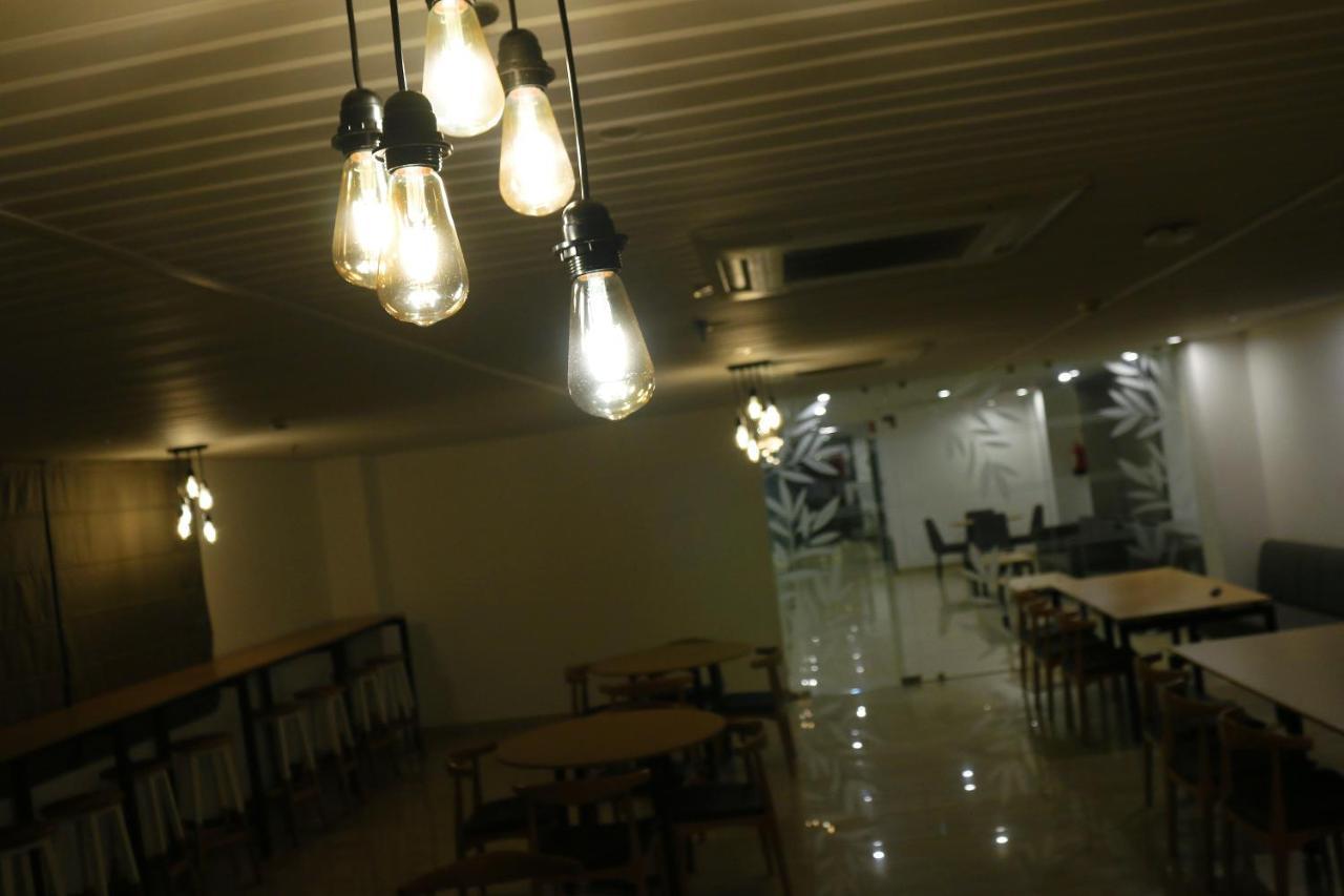 Sm Hives Hotel Bhubaneswar Exterior foto